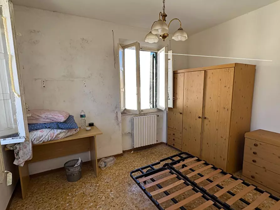 Immagine 4 di Appartamento in vendita  a Lucca