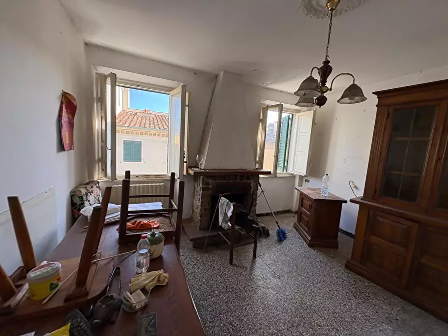 Immagine 11 di Appartamento in vendita  a Lucca