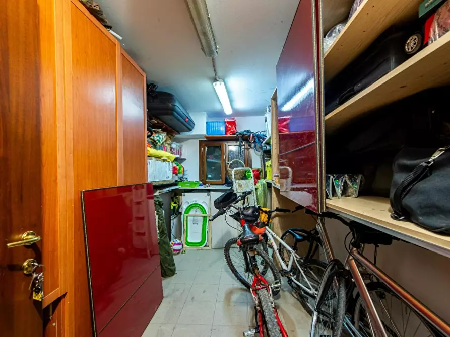 Immagine 37 di Appartamento in vendita  a San Giuliano Terme