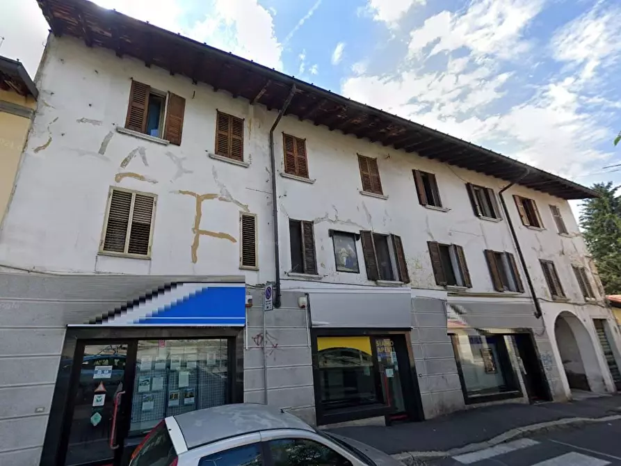 Immagine 1 di Negozio in vendita  a Desio