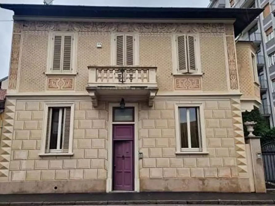 Immagine 1 di Casa bifamiliare in vendita  a Desio