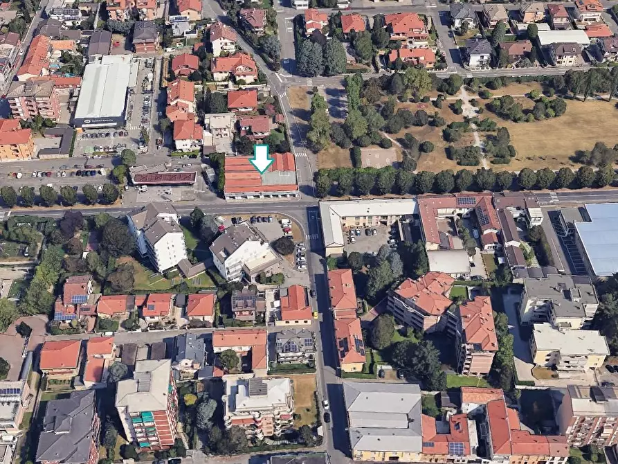 Immagine 3 di Locale commerciale in vendita  a Seregno