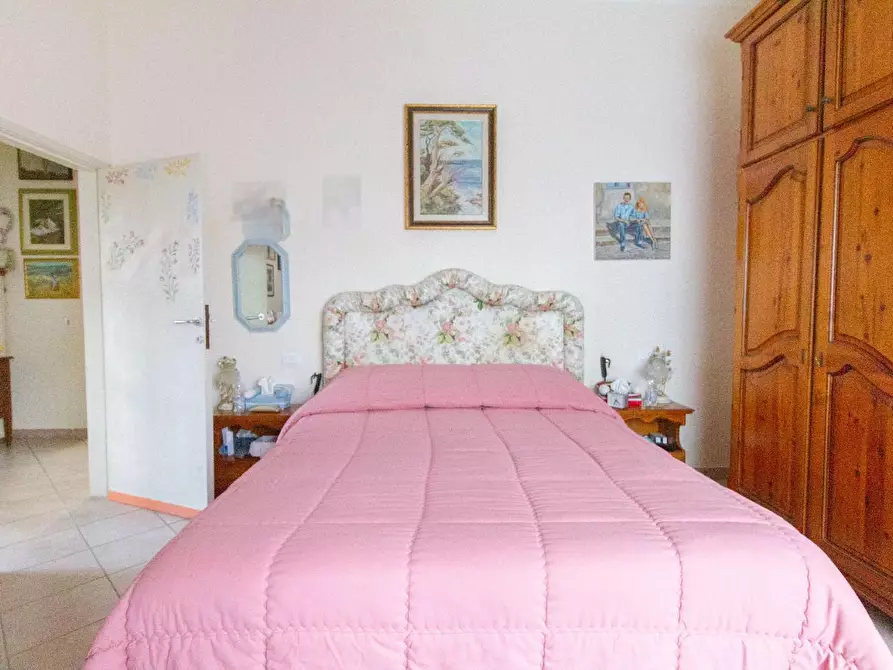 Immagine 14 di Villa in vendita  a Cascina