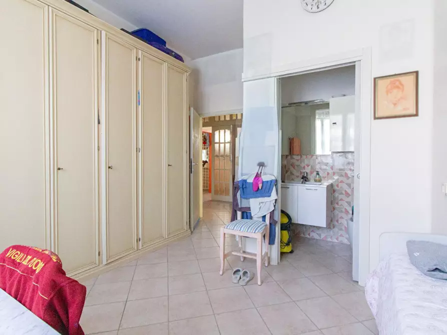 Immagine 23 di Villa in vendita  a Cascina