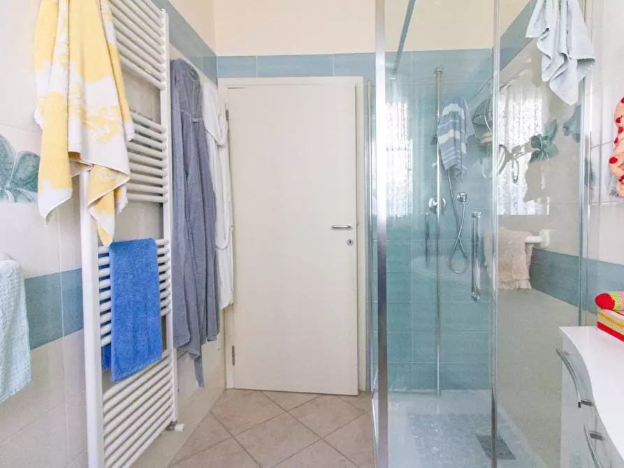 Immagine 18 di Villa in vendita  a Cascina