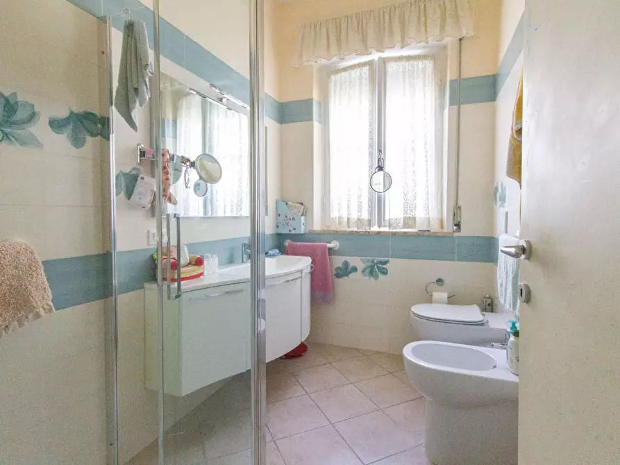 Immagine 15 di Villa in vendita  a Cascina