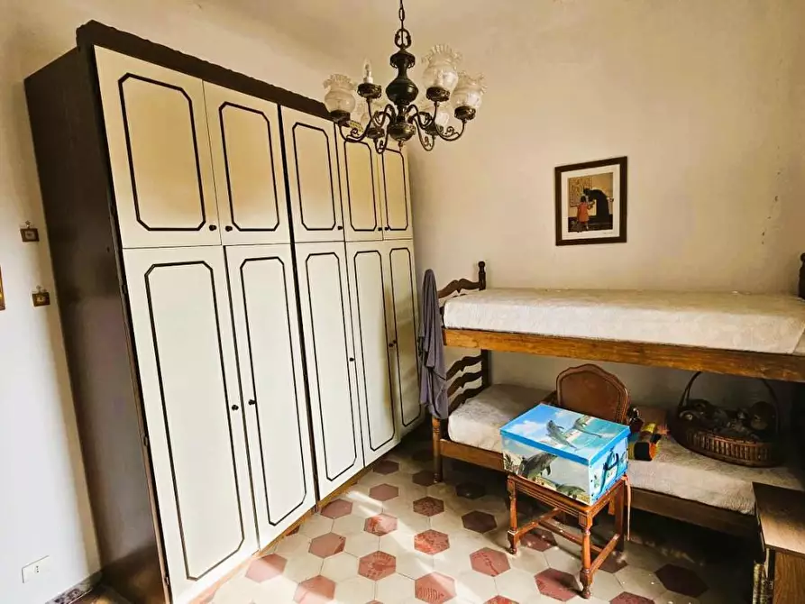 Immagine 11 di Appartamento in vendita  a Massa