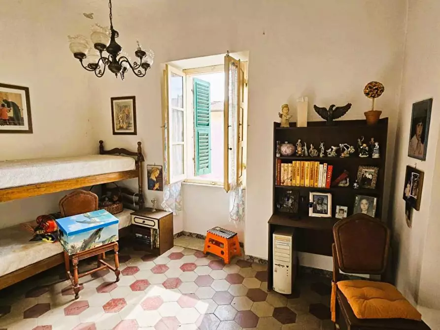 Immagine 10 di Appartamento in vendita  a Massa