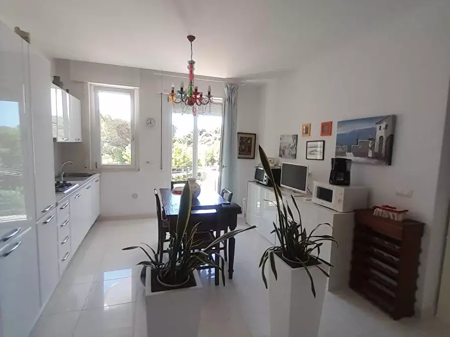 Immagine 2 di Appartamento in vendita  a Livorno