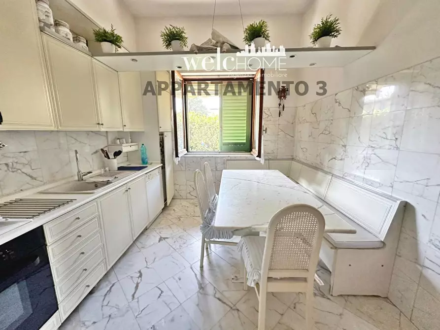 Immagine 33 di Appartamento in vendita  a Campi Bisenzio