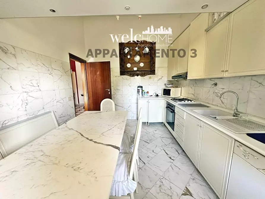 Immagine 34 di Appartamento in vendita  a Campi Bisenzio