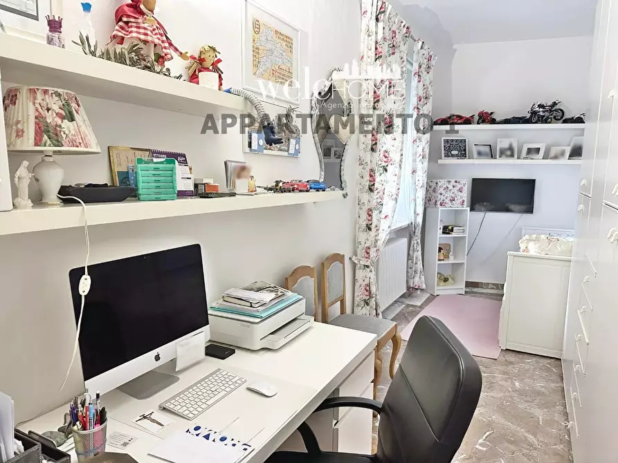 Immagine 12 di Appartamento in vendita  a Campi Bisenzio