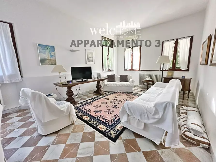 Immagine 30 di Appartamento in vendita  a Campi Bisenzio