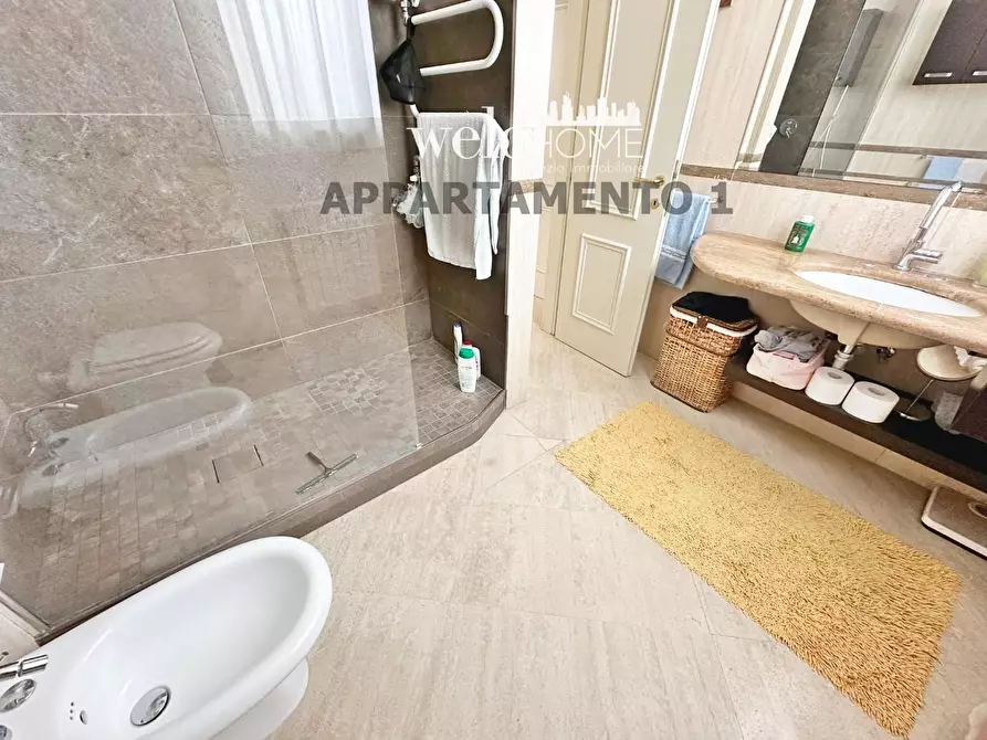 Immagine 16 di Appartamento in vendita  a Campi Bisenzio