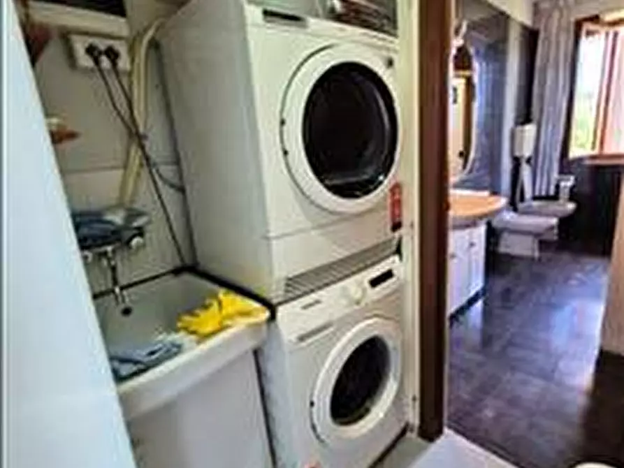 Immagine 17 di Appartamento in vendita  a Siena