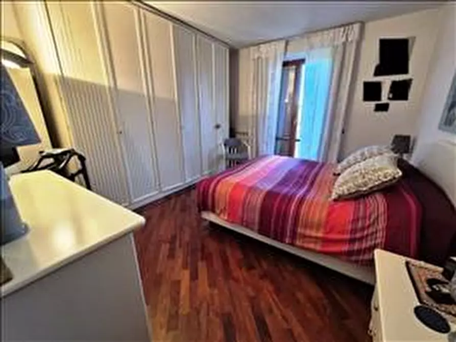 Immagine 20 di Appartamento in vendita  a Siena