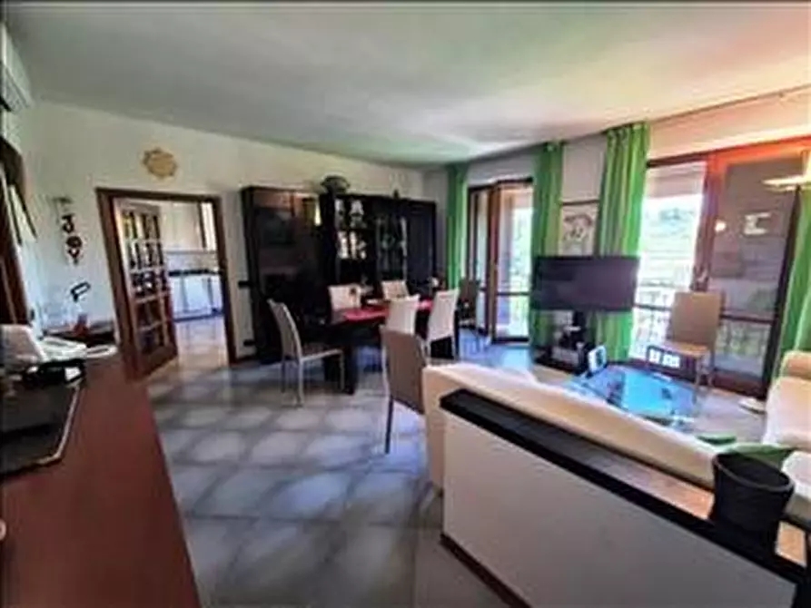 Immagine 5 di Appartamento in vendita  a Siena