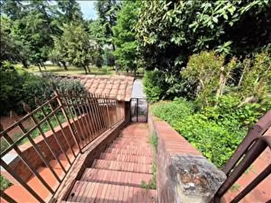 Immagine 28 di Appartamento in vendita  a Siena