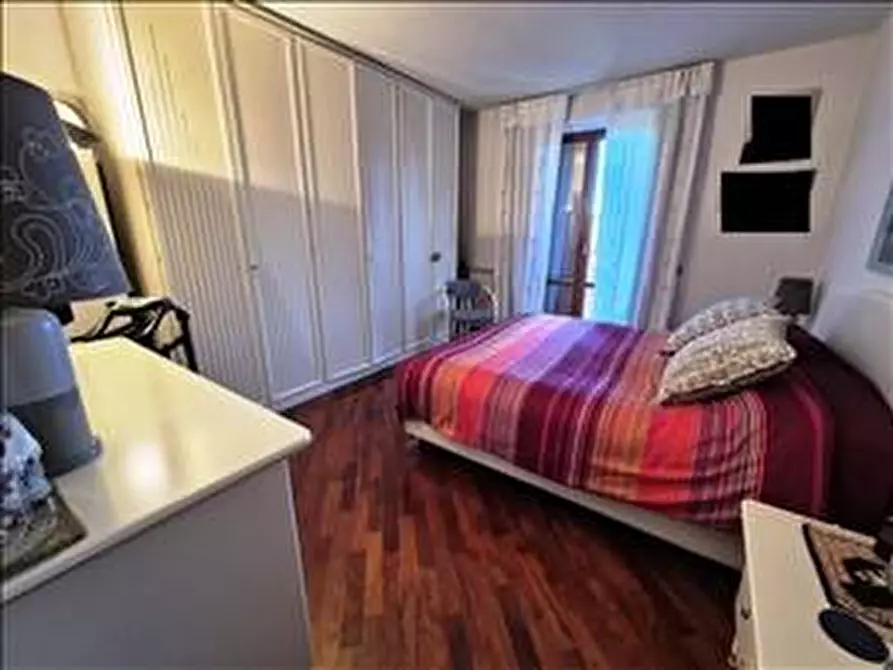 Immagine 18 di Appartamento in vendita  a Siena