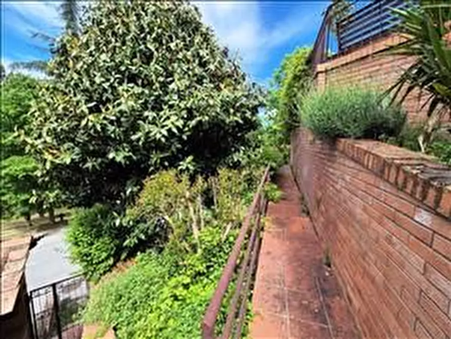 Immagine 29 di Appartamento in vendita  a Siena