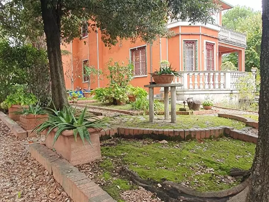 Immagine 30 di Villa in vendita  a Altopascio