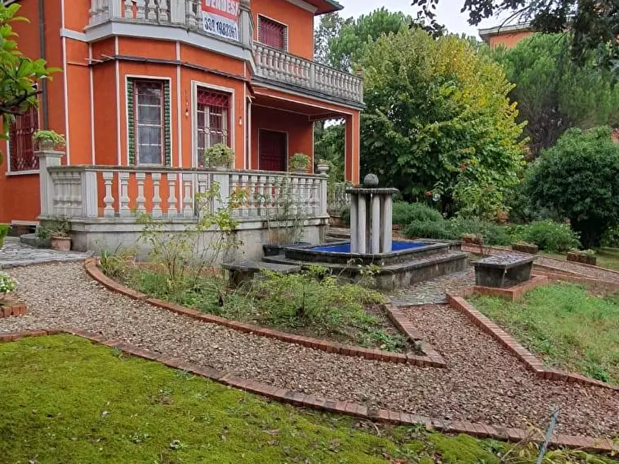 Immagine 25 di Villa in vendita  a Altopascio