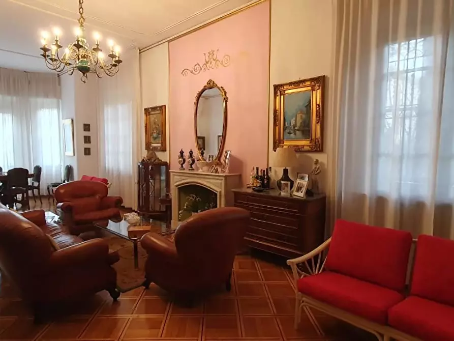 Immagine 67 di Villa in vendita  a Altopascio