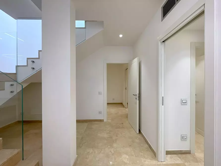 Immagine 30 di Appartamento in vendita  a Viareggio