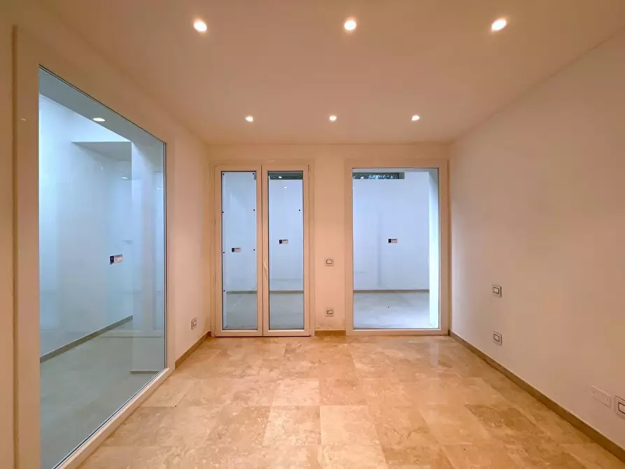 Immagine 33 di Appartamento in vendita  a Viareggio