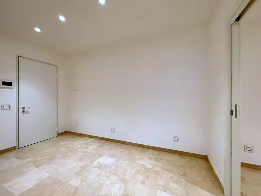 Immagine 39 di Appartamento in vendita  a Viareggio