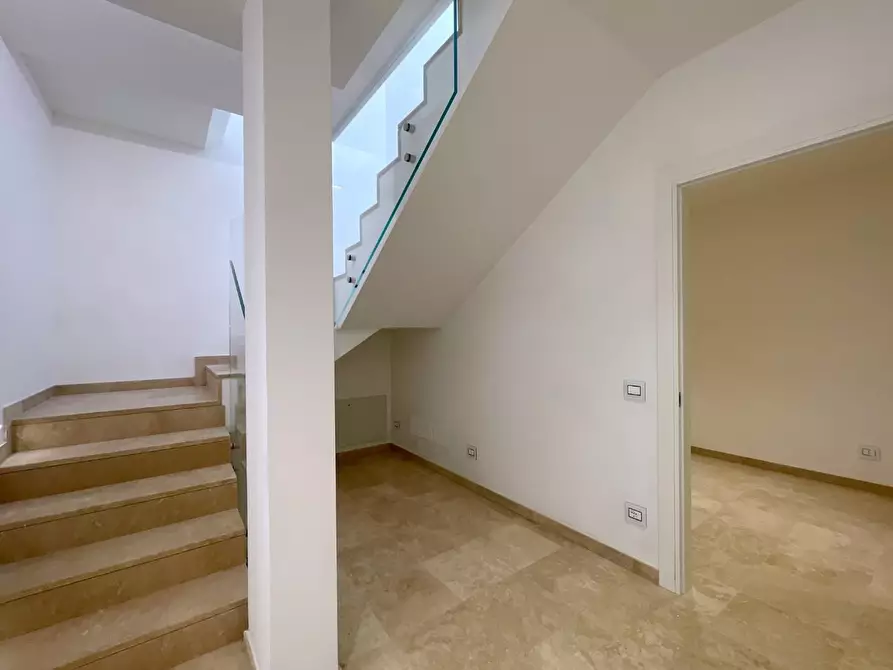 Immagine 38 di Appartamento in vendita  a Viareggio