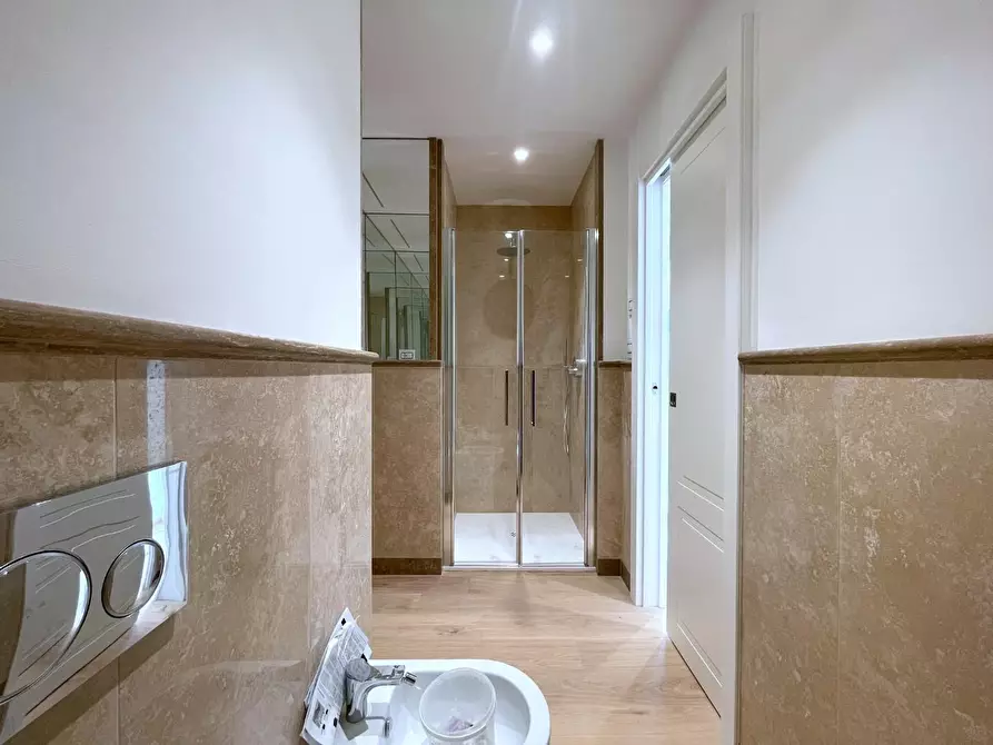 Immagine 14 di Appartamento in vendita  a Viareggio