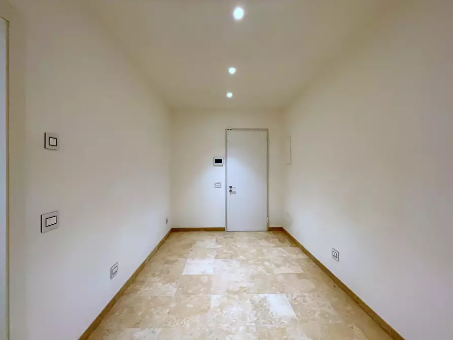 Immagine 41 di Appartamento in vendita  a Viareggio