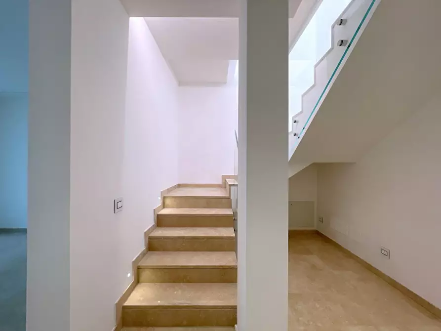 Immagine 43 di Appartamento in vendita  a Viareggio