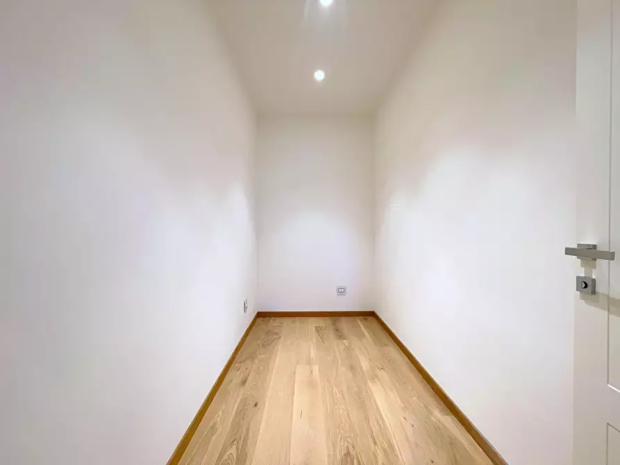 Immagine 19 di Appartamento in vendita  a Viareggio