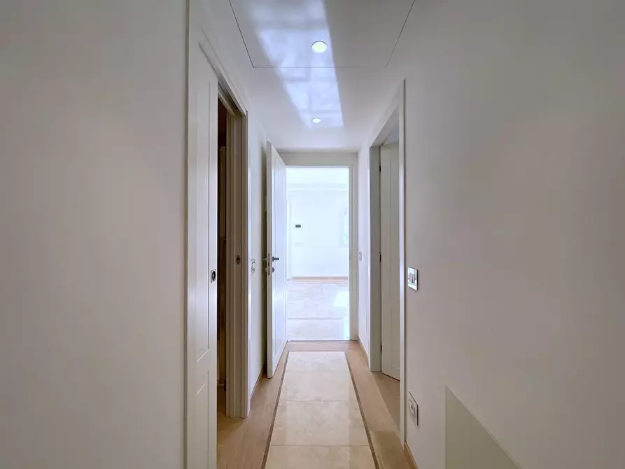 Immagine 23 di Appartamento in vendita  a Viareggio