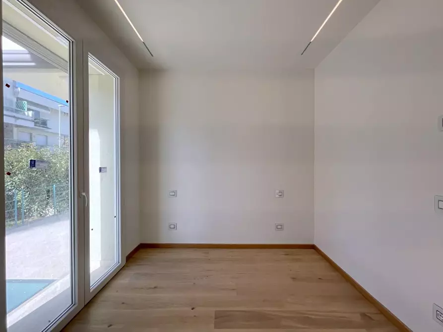 Immagine 10 di Appartamento in vendita  a Viareggio