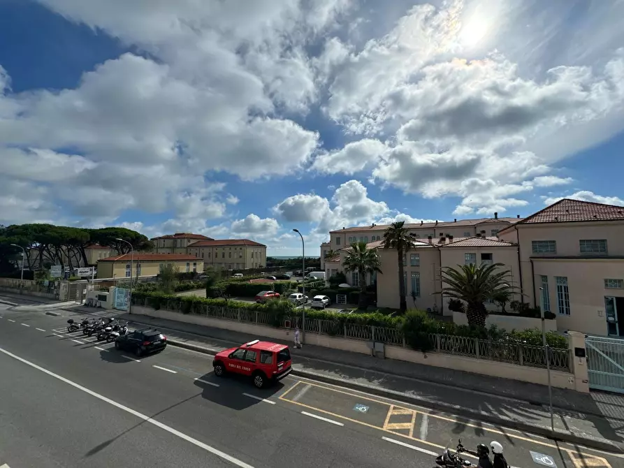 Immagine 37 di Appartamento in affitto  a Pisa