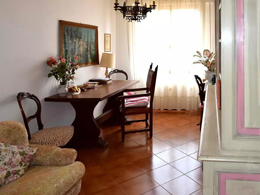 Immagine 4 di Appartamento in vendita  a Siena