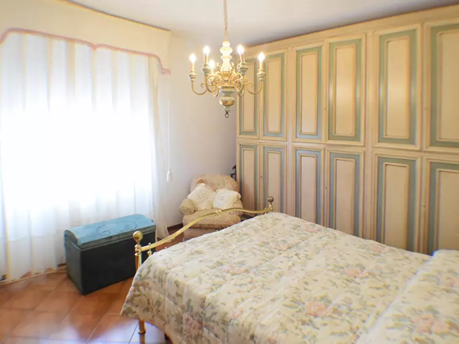 Immagine 10 di Appartamento in vendita  a Siena