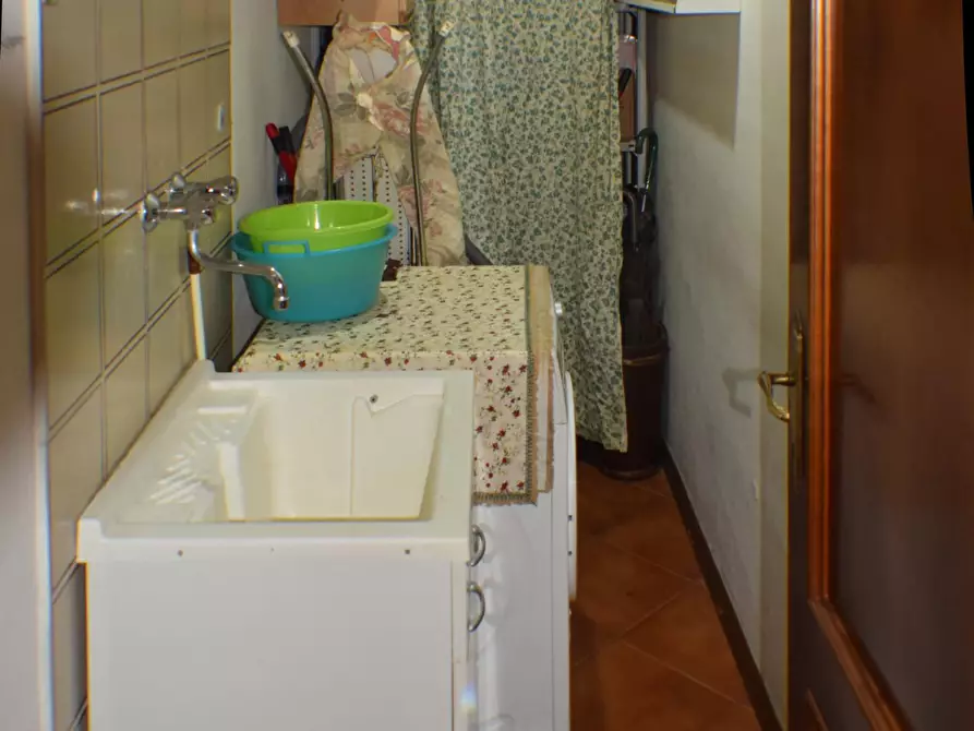 Immagine 15 di Appartamento in vendita  a Siena