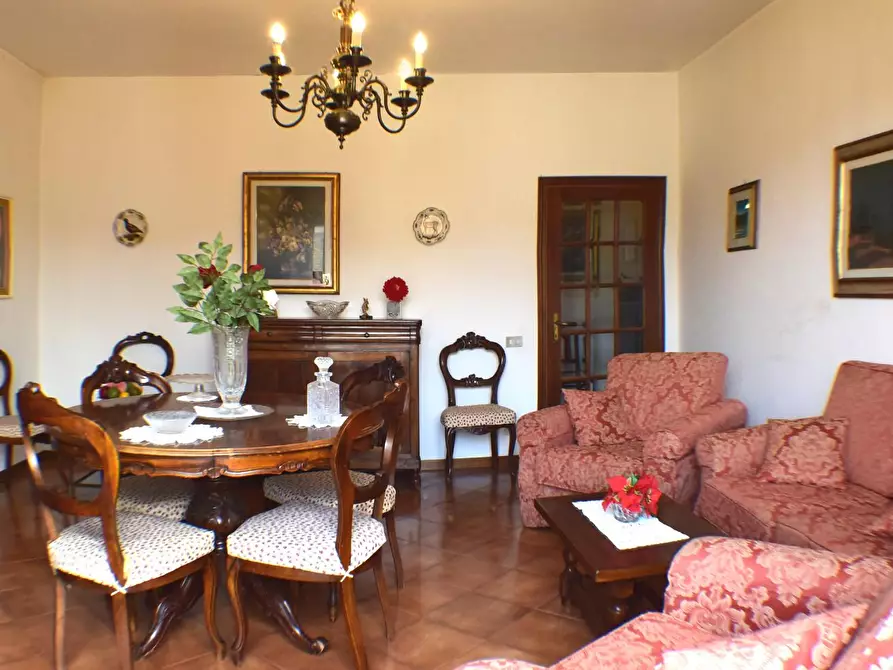 Immagine 3 di Appartamento in vendita  a Siena