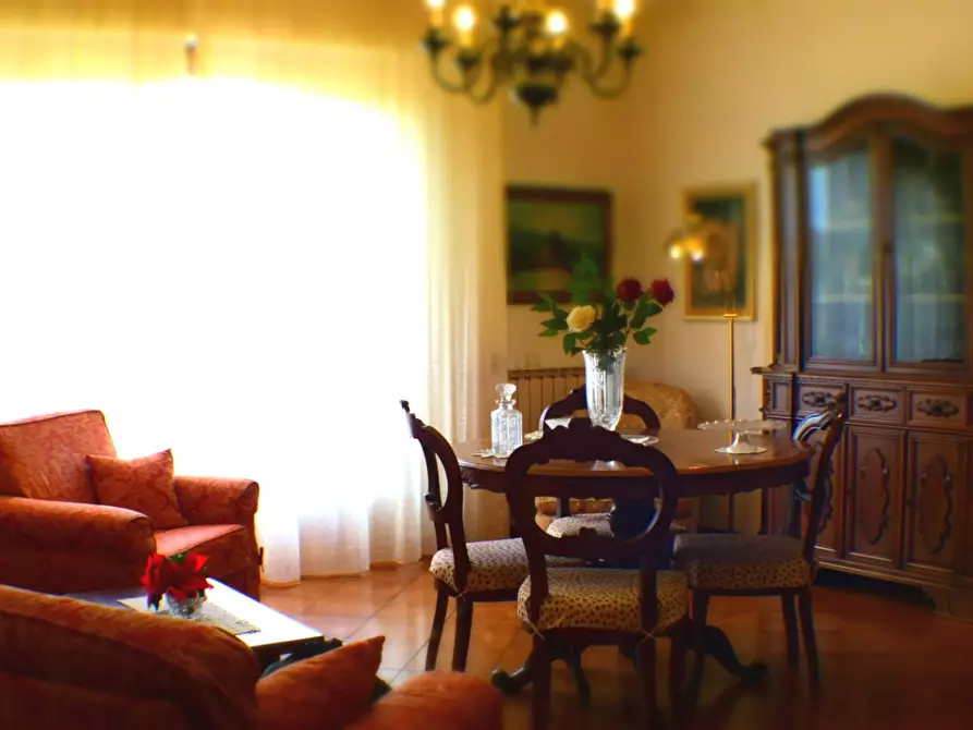 Immagine 2 di Appartamento in vendita  a Siena