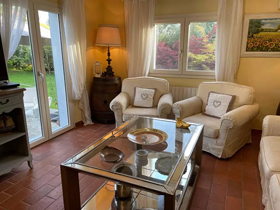 Immagine 12 di Villa in affitto  a Forte Dei Marmi