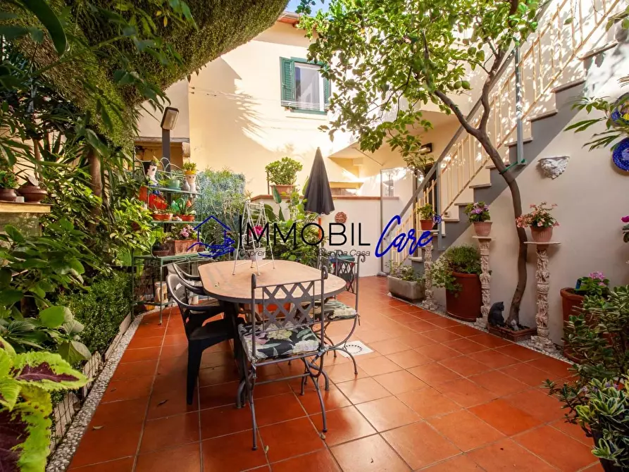 Immagine 27 di Appartamento in vendita  a Livorno