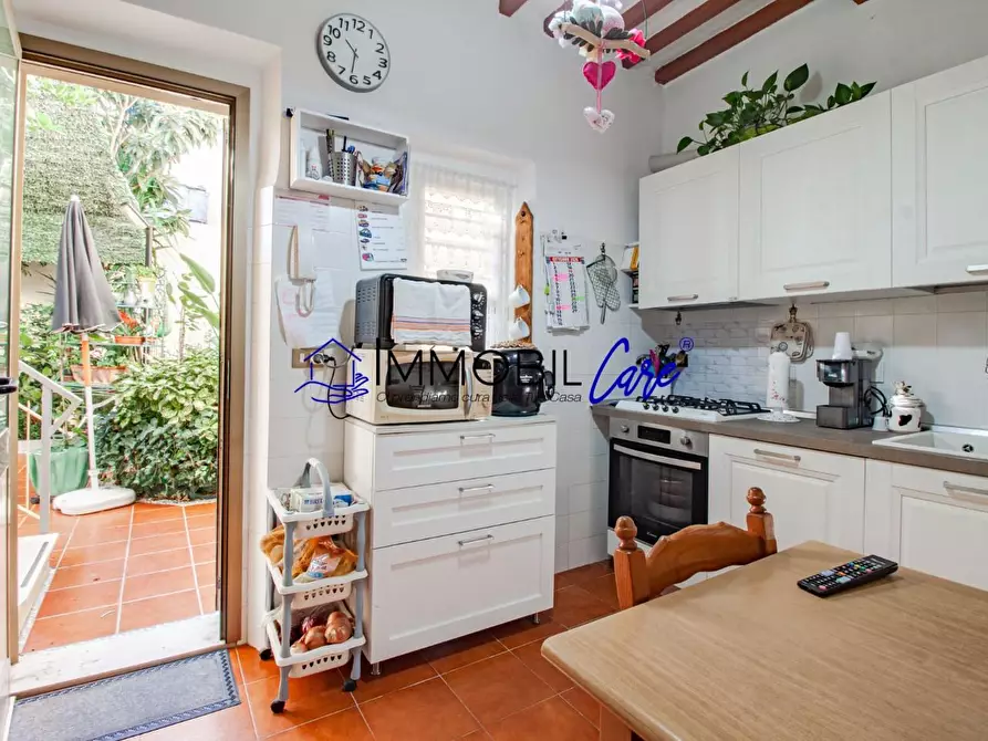 Immagine 24 di Appartamento in vendita  a Livorno