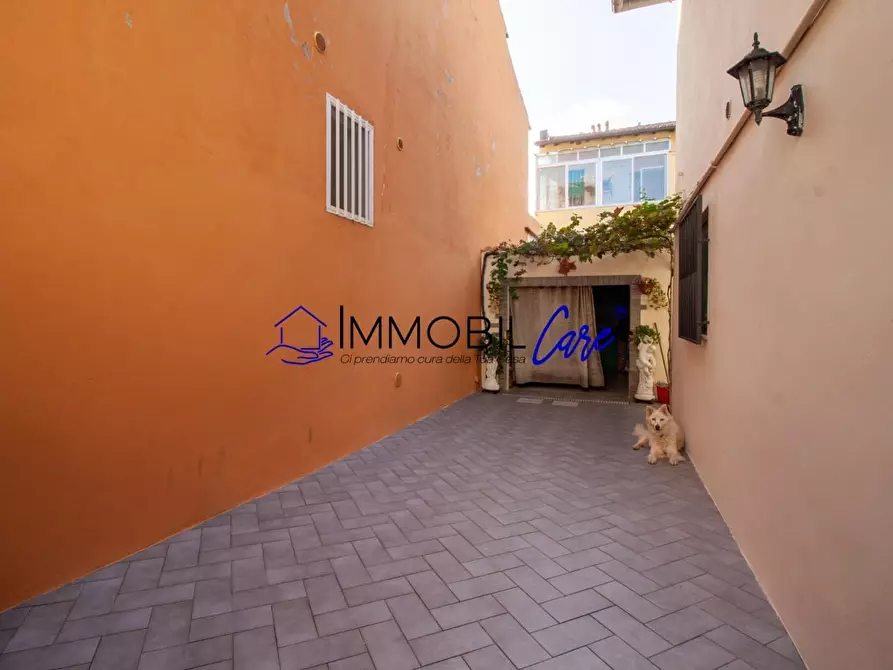 Immagine 31 di Appartamento in vendita  a Livorno