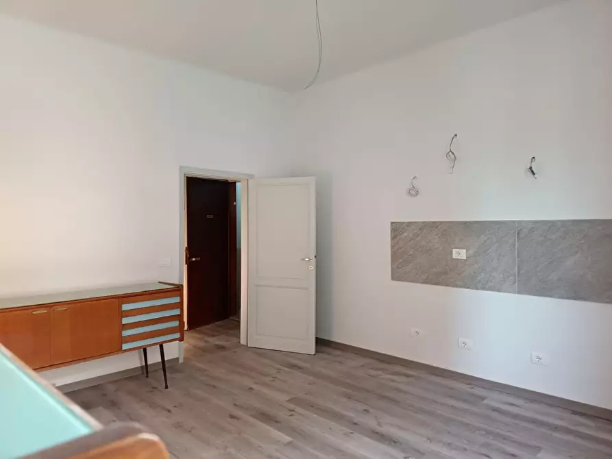 Immagine 4 di Appartamento in vendita  a Livorno