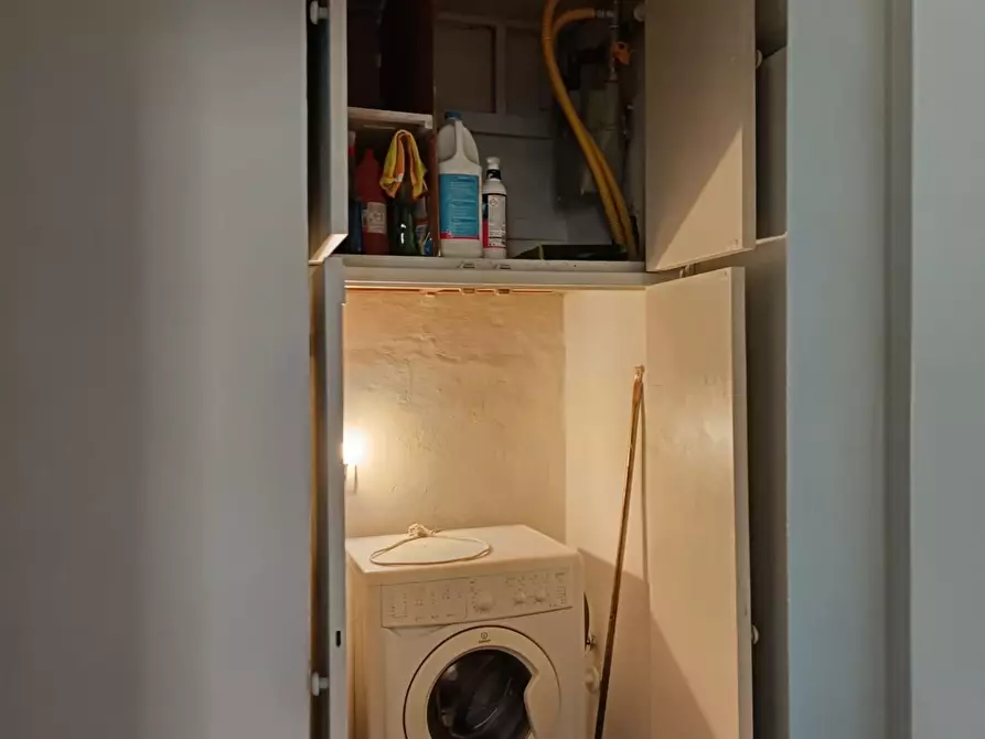 Immagine 21 di Appartamento in vendita  a Livorno