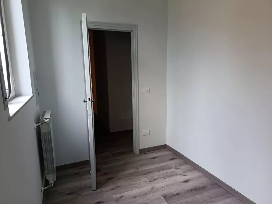 Immagine 17 di Appartamento in vendita  a Livorno